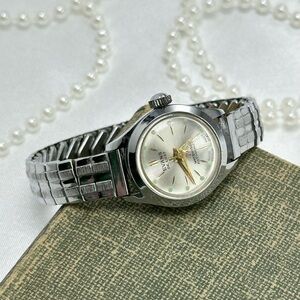 1950's Two-Tone Evans De Luxe Wind-Up Watch